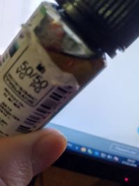 Слегка опустошённый флакончик